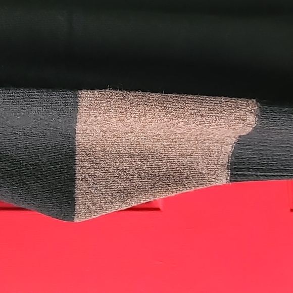 Whipstitch Pattern Sweater - Picture 6 of 7